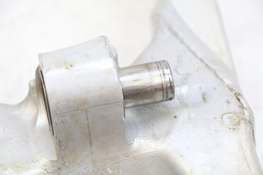 photo de wahacz tylni HONDA CR 80 (2001 - 2003) - Zbliżenie techniczne