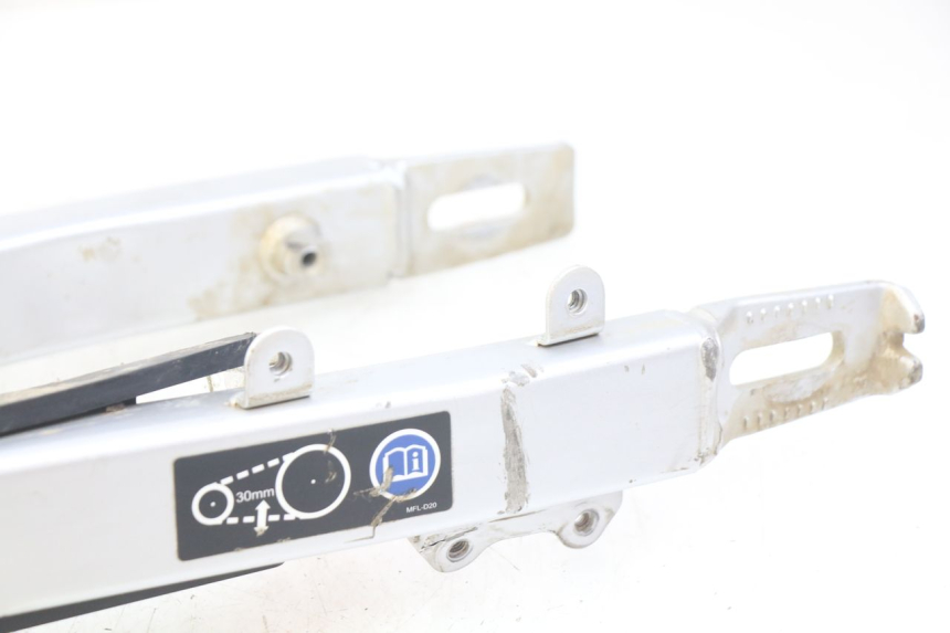 photo de wahacz tylni HONDA CRF CR-F 125 (2022 - 2023) - Szczegóły charakterystyczne