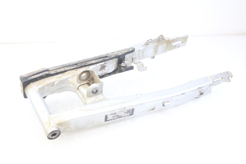 photo de wahacz tylni HONDA CRF CR-F 125 (2022 - 2023) - Zbliżenie techniczne