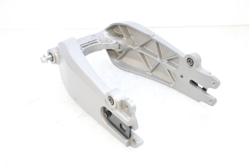 photo de Wahacz tylnego zawieszenia SEGWAY NINEBOT E125S 1 (2022 - 2026) - Zbliżenie techniczne