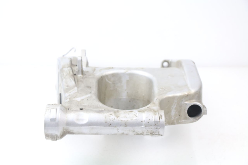 photo de wahacz tylni YAMAHA FJR ABS 1300 (2006 - 2012) - Zbliżenie techniczne