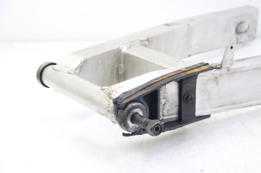 photo de Wahacz tylnego zawieszenia YAMAHA FZS FAZER 600 (2001 - 2003) - Widok ogólny