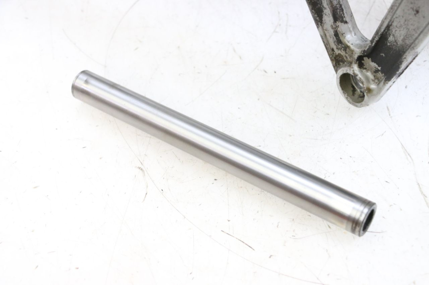 photo de Wahacz tylnego zawieszenia KAWASAKI GPZ RX 1000 (1986 - 1988) - Zbliżenie techniczne