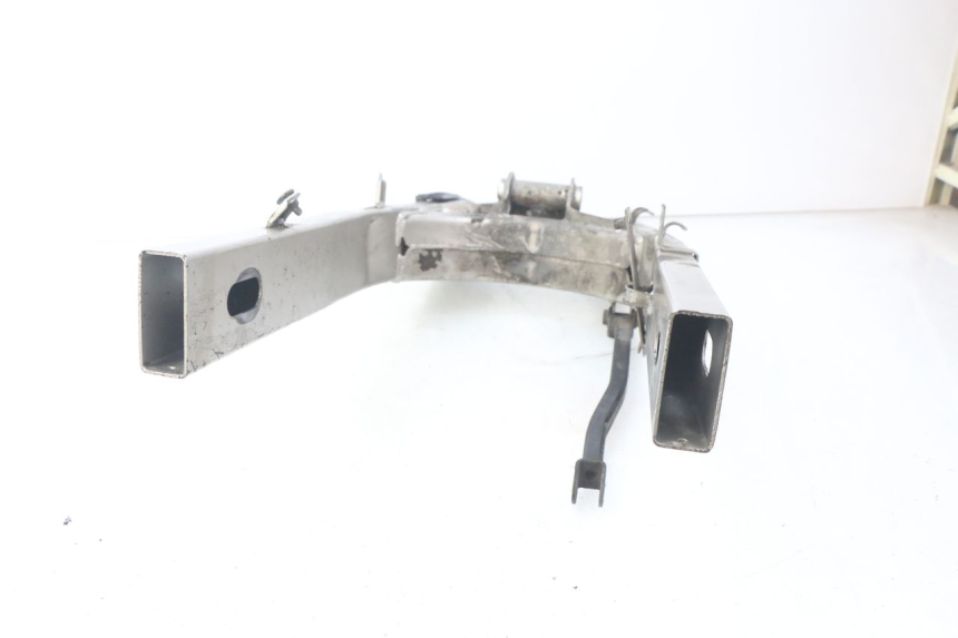 photo de wahacz tylnego zawieszenia SUZUKI GSF S BANDIT 600 (2000 - 2004) - Zbliżenie techniczne