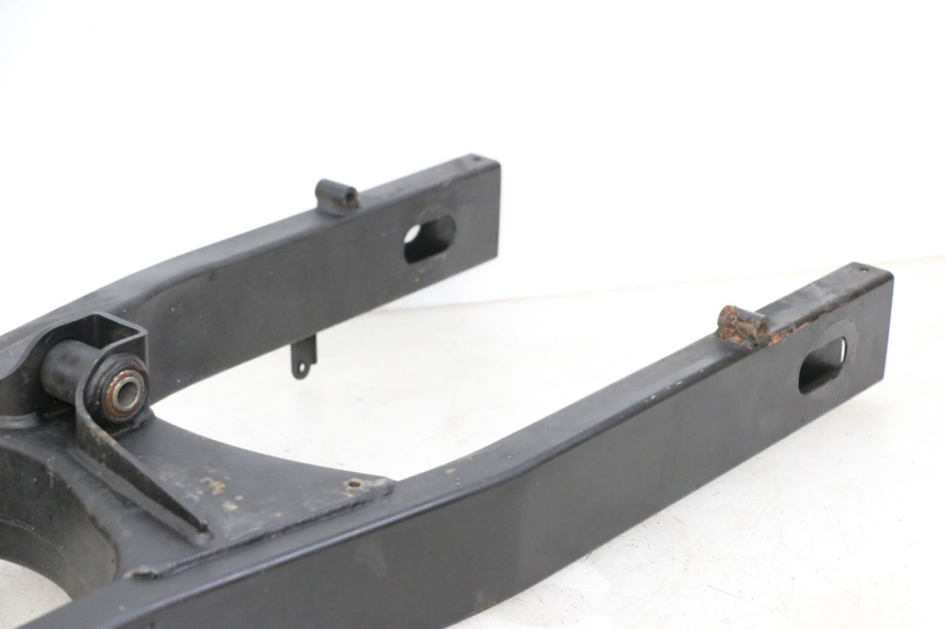 photo de Wahacz tylnego zawieszenia SUZUKI GSR 750 (2011 - 2017) - Widok z bliska