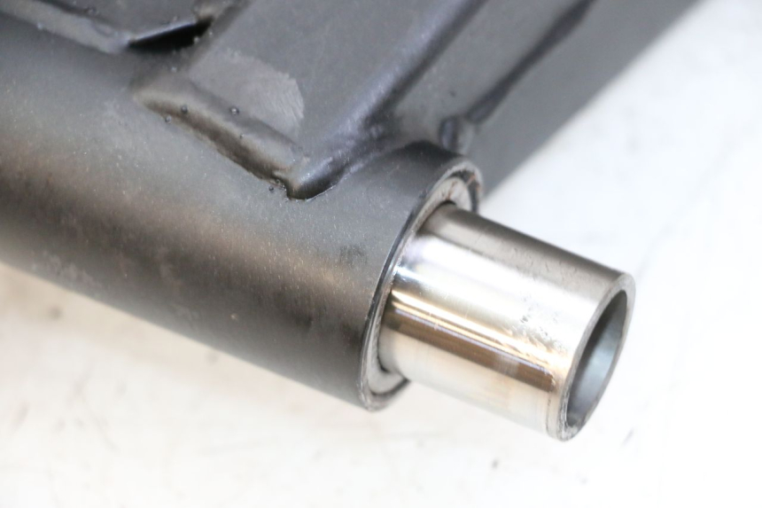 photo de Wahacz tylnego zawieszenia SUZUKI GSR 750 (2011 - 2017) - Widok ogólny