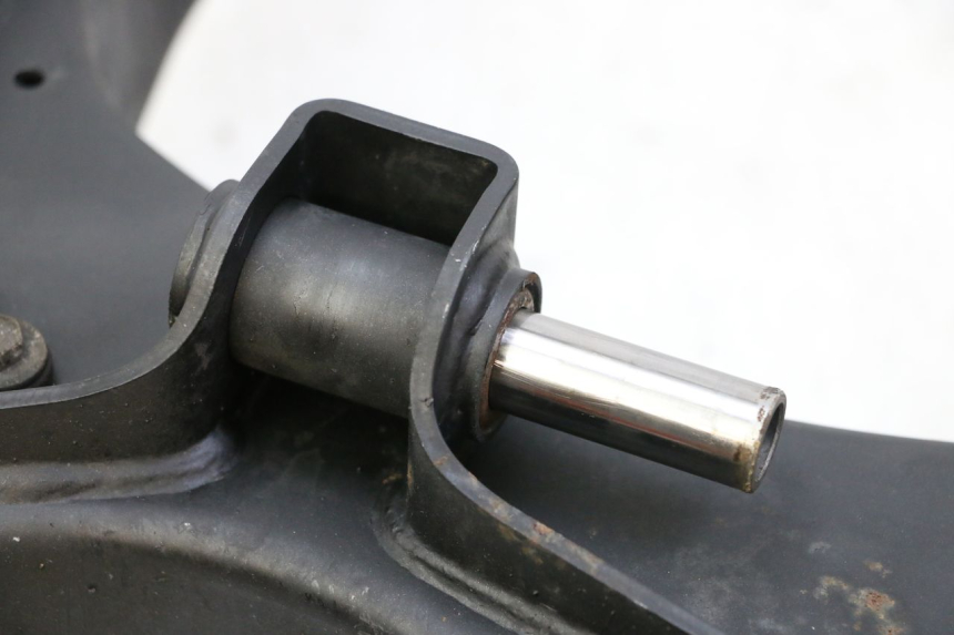 photo de Wahacz tylnego zawieszenia SUZUKI GSR 750 (2011 - 2017) - Stan powierzchni