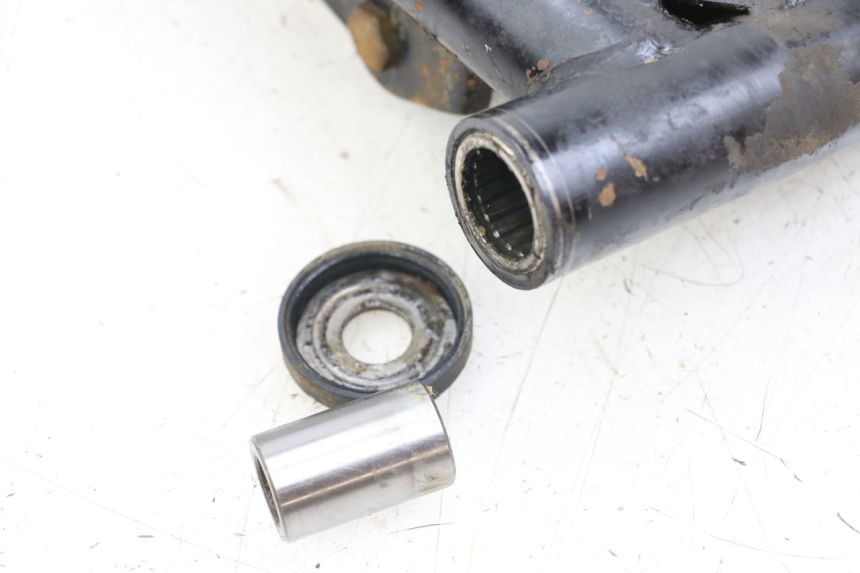 photo de Wahacz tylnego zawieszenia SUZUKI GSX E 250 (1982 - 1983) - Zbliżenie techniczne