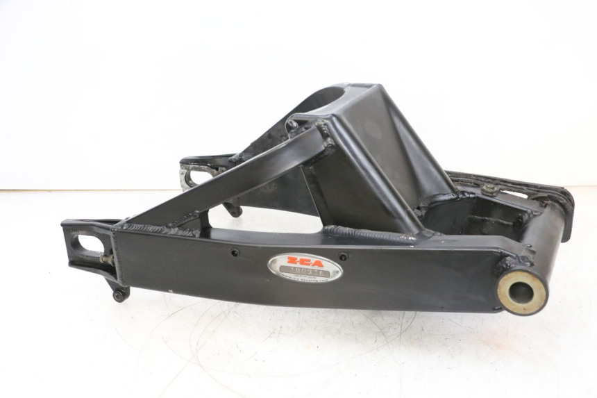 photo de wahacz tylnego zawieszenia SUZUKI GSXR GSX-R 1000 (2003 - 2004) - Struktura - zbliżenie