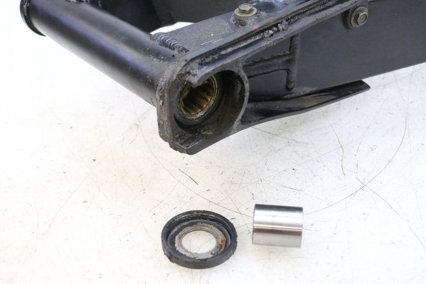 photo de wahacz tylnego zawieszenia SUZUKI GSXR GSX-R 1000 (2003 - 2004) - Zoom stanu zużycia