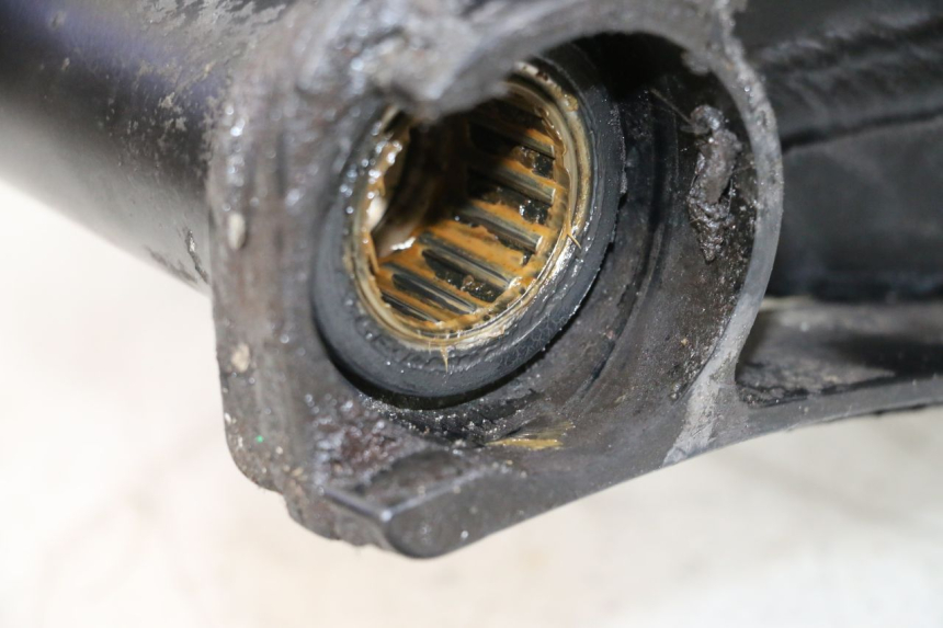 photo de wahacz tylnego zawieszenia SUZUKI GSXR GSX-R 1000 (2003 - 2004) - Zbliżenie techniczne