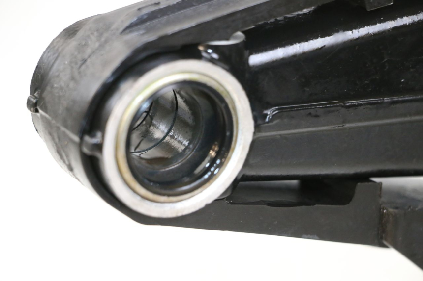 photo de wahacz tylnego zawieszenia HUSQVARNA SVARTPILEN 401 (2018 - 2023) - Zoom stanu zużycia