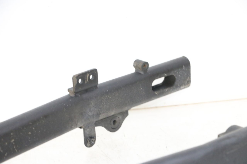 photo de wahacz tylni KEEWAY K-LIGHT KLIGHT 125 (2018 - 2025) - Punkty mocowania