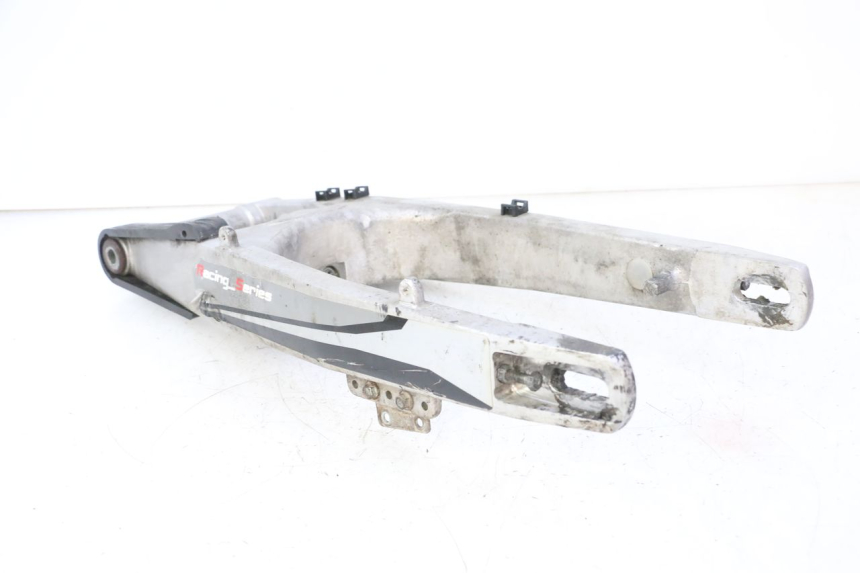 photo de Wahacz tylnego zawieszenia RIEJU MRT 50 (2018 - 2021) - Szczegóły charakterystyczne