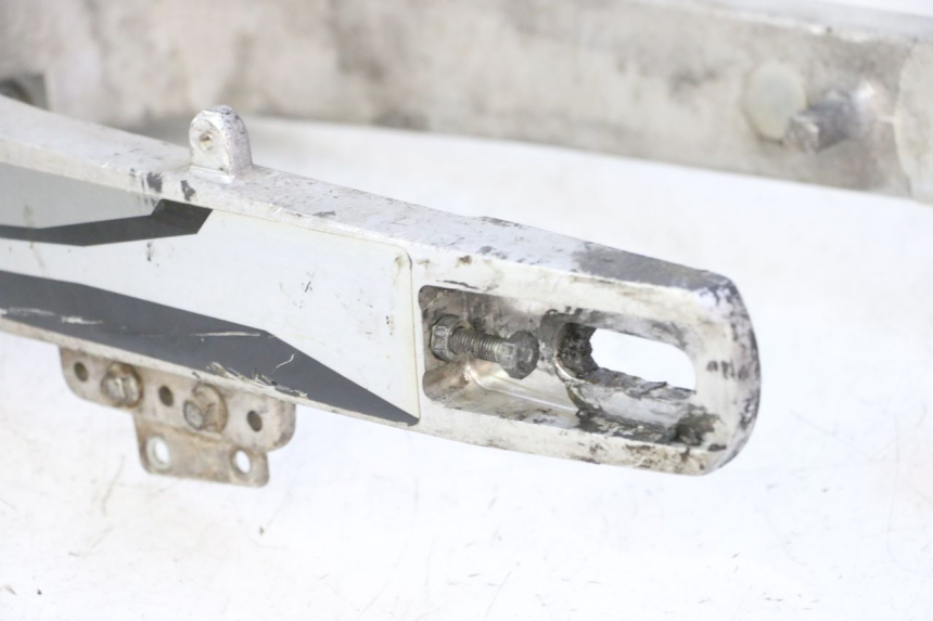 photo de Wahacz tylnego zawieszenia RIEJU MRT 50 (2018 - 2021) - Zbliżenie komponentów