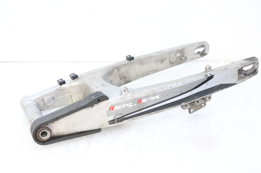 photo de Wahacz tylnego zawieszenia RIEJU MRT 50 (2018 - 2021) - Widok z bliska