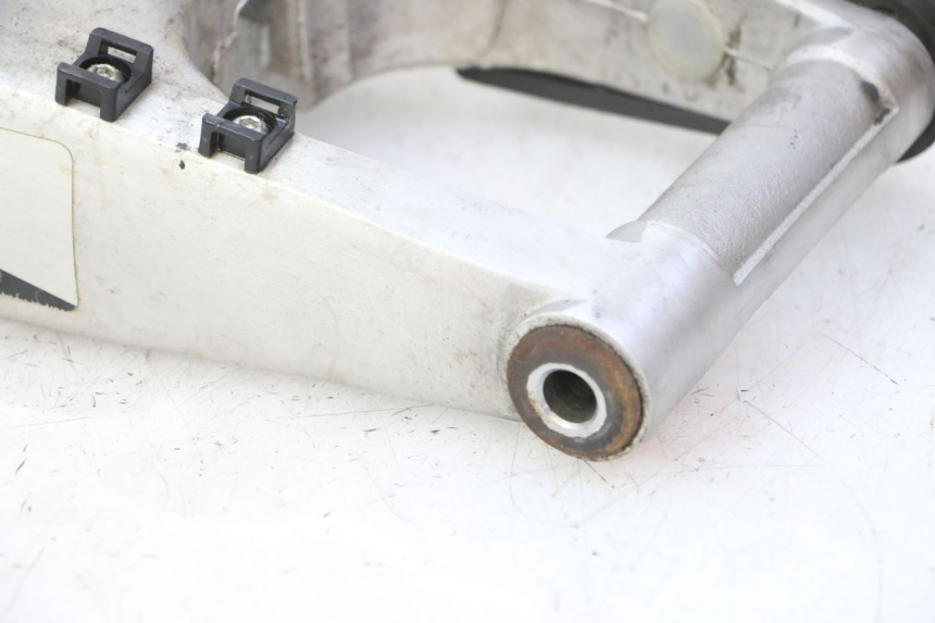 photo de Wahacz tylnego zawieszenia RIEJU MRT 50 (2018 - 2021) - Alternatywny kąt