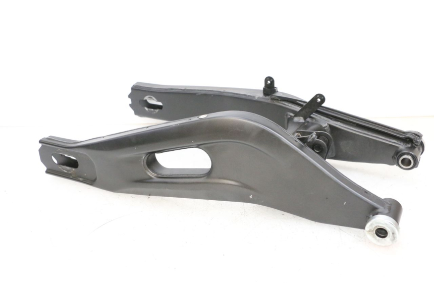 photo de Wahacz tylnego zawieszenia YAMAHA MT-07 MT07 ABS 700 (2018 - 2020) - Zbliżenie komponentów