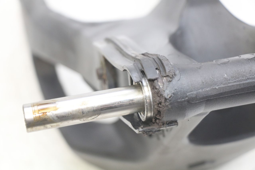 photo de wahacz tylni YAMAHA MT ABS 125 (2014 - 2018) - Zbliżenie techniczne