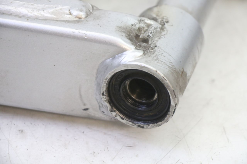 photo de wahacz tylnego zawieszenia HONDA NTV DEAUVILLE 650 (2001 - 2006) - Zoom stanu zużycia