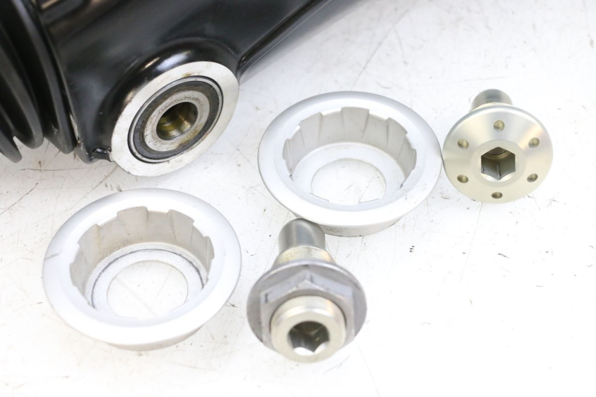 photo de Wahacz tylnego zawieszenia BMW R GS 1250 (2021 - 2024) - Struktura - zbliżenie