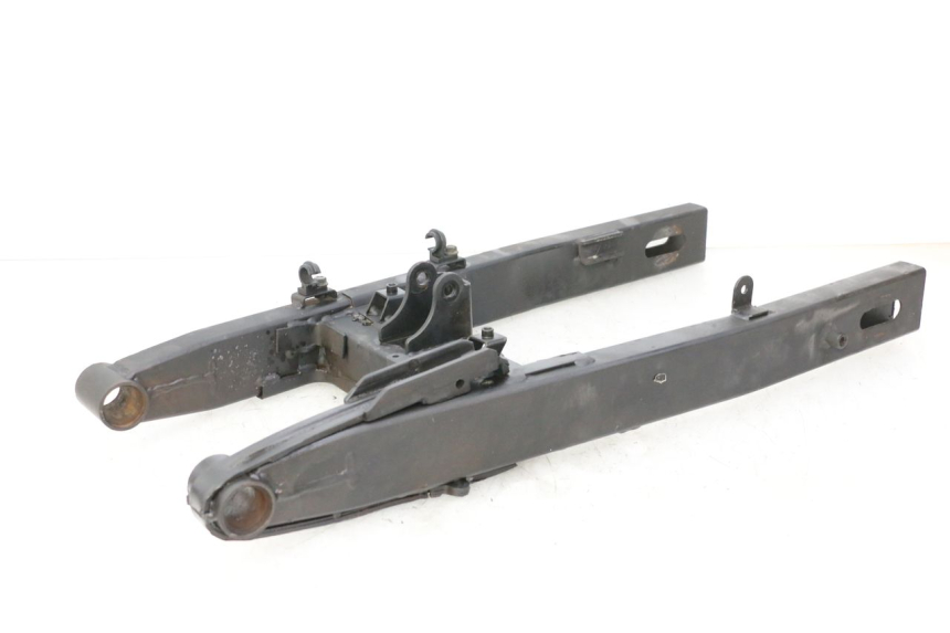 photo de wahacz tylnego zawieszenia MAG POWER R-STREET 50 (2016 - 2025) - Zbliżenie komponentów