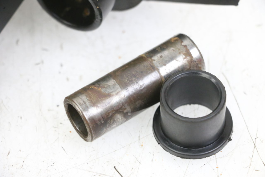 photo de wahacz tylni REGAL RAPTOR RAXTER 2 125 (2007 - 2015) - Punkty mocowania