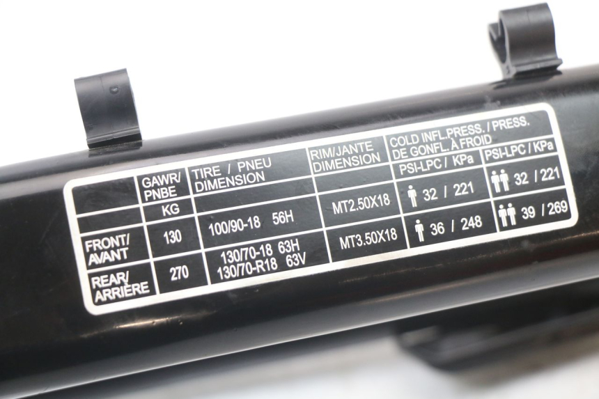 photo de wahacz tylni ROYAL ENFIELD CONTINENTAL GT 650 (2019 - 2024) - Zoom stanu zużycia