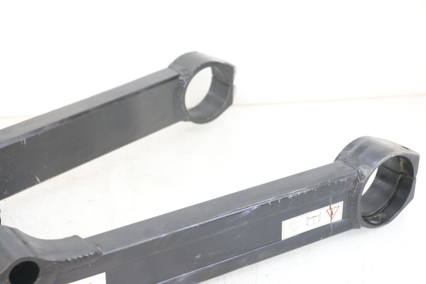 photo de wahacz tylni TRIUMPH SPEED TRIPLE T301 900 (1994 - 1996) - Szczegóły charakterystyczne