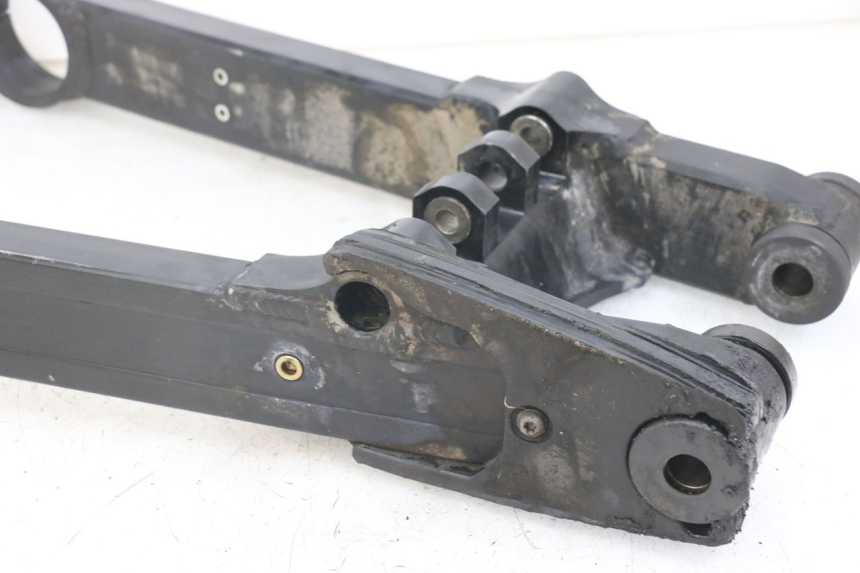 photo de wahacz tylni TRIUMPH SPEED TRIPLE T301 900 (1994 - 1996) - Widok z bliska