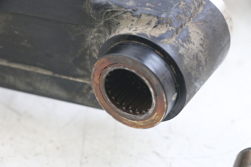 photo de wahacz tylni TRIUMPH SPEED TRIPLE T301 900 (1994 - 1996) - Zoom stanu zużycia