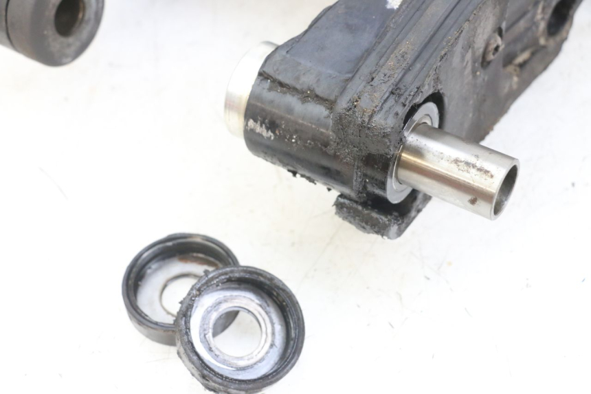 photo de wahacz tylni TRIUMPH SPEED TRIPLE T301 900 (1994 - 1996) - Punkty mocowania