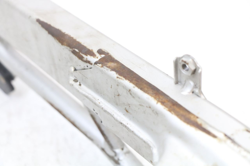 photo de wahacz tylnego zawieszenia CAGIVA SUPER CITY 125 (1992 - 1997) - Zbliżenie komponentów