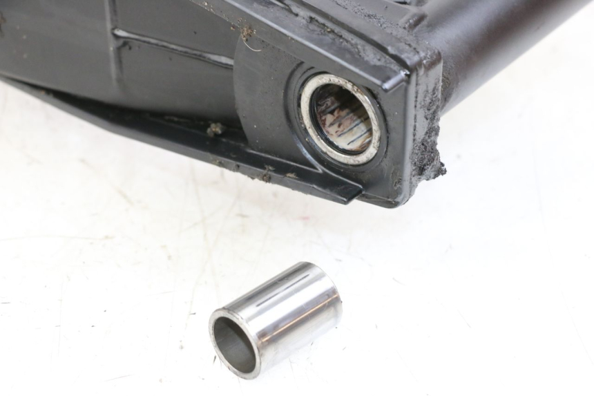 photo de Wahacz tylnego zawieszenia SUZUKI GSR 750 (2011 - 2017) - Zoom stanu zużycia