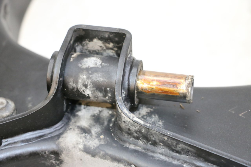 photo de Wahacz tylnego zawieszenia SUZUKI GSR 750 (2011 - 2017) - Inny kąt widzenia