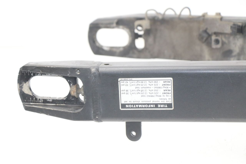 photo de wahacz tylnego zawieszenia YAMAHA TDM ABS 900 (2002 - 2014) - Zbliżenie techniczne