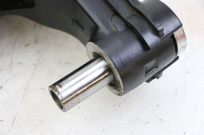 photo de wahacz tylnego zawieszenia YAMAHA TRACER 7 700 (2020 - 2024) - Szczegół części