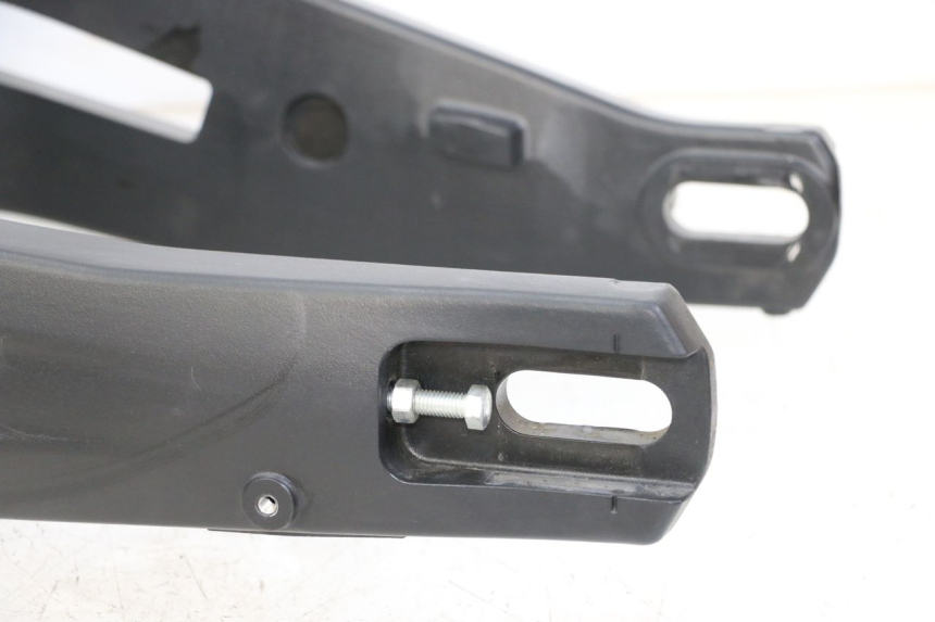 photo de wahacz tylnego zawieszenia YAMAHA TRACER 7 700 (2020 - 2024) - Struktura - zbliżenie