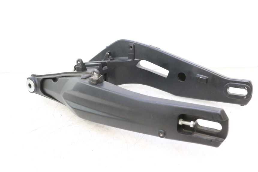 photo de wahacz tylnego zawieszenia YAMAHA TRACER 7 700 (2020 - 2024) - Alternatywny kąt