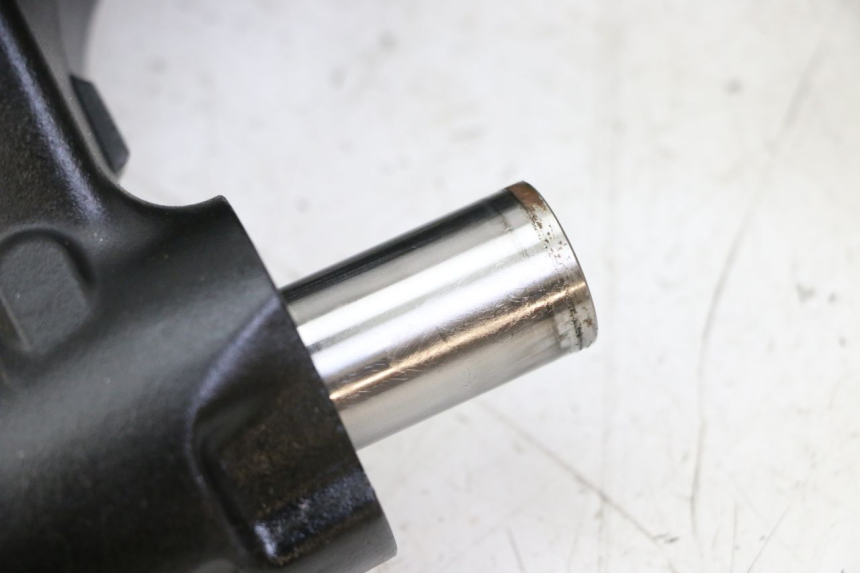 photo de wahacz tylnego zawieszenia YAMAHA TRACER 7 700 (2020 - 2024) - Zoom stanu zużycia