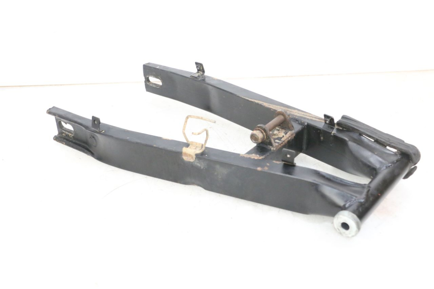 photo de Wahacz tylnego zawieszenia YAMAHA TZR 50 (2008 - 2016) - Zbliżenie komponentów