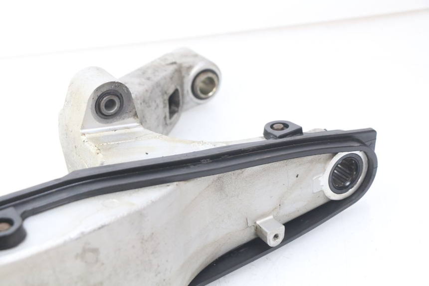 photo de wahacz tylnego zawieszenia HONDA VFR FI RC46 800 (1998 - 2001) - Zbliżenie komponentów