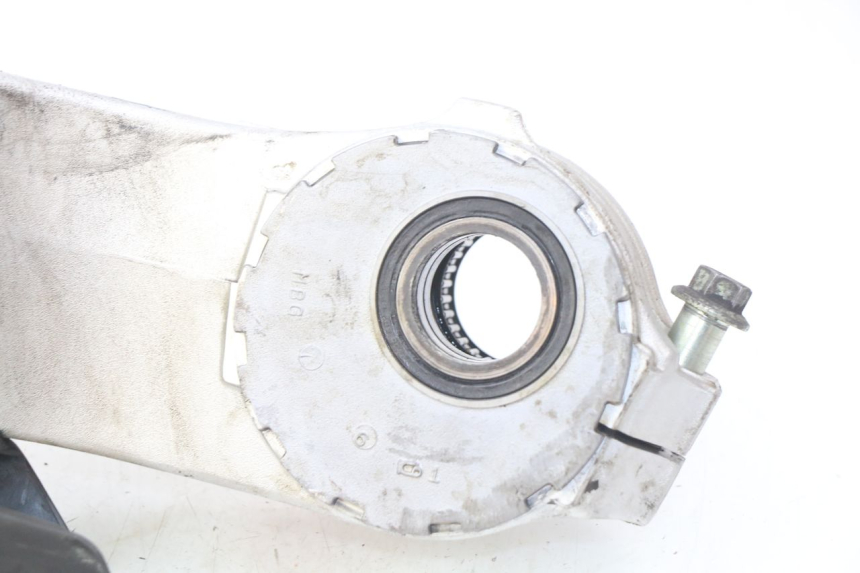 photo de wahacz tylnego zawieszenia HONDA VFR FI RC46 800 (1998 - 2001) - Zbliżenie techniczne