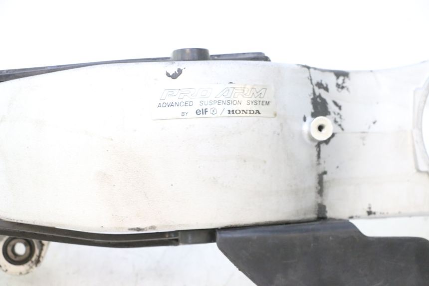 photo de wahacz tylnego zawieszenia HONDA VFR FI RC46 800 (1998 - 2001) - Widok główny