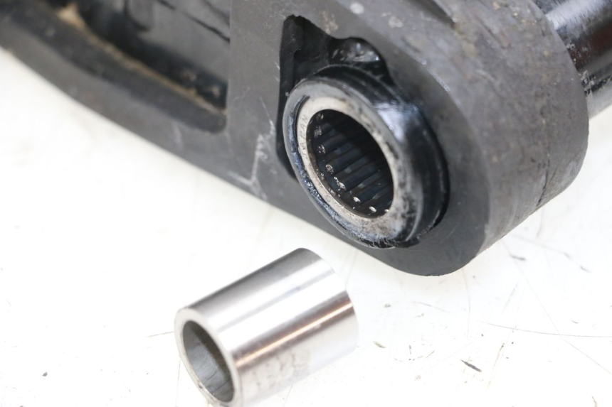 photo de wahacz tylni SUZUKI VL INTRUDER 125 (2004 - 2007) - Zoom stanu zużycia