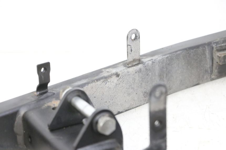 photo de Wahacz tylnego zawieszenia YAMAHA XJ6 ABS 600 (2008 - 2016) - Zbliżenie komponentów