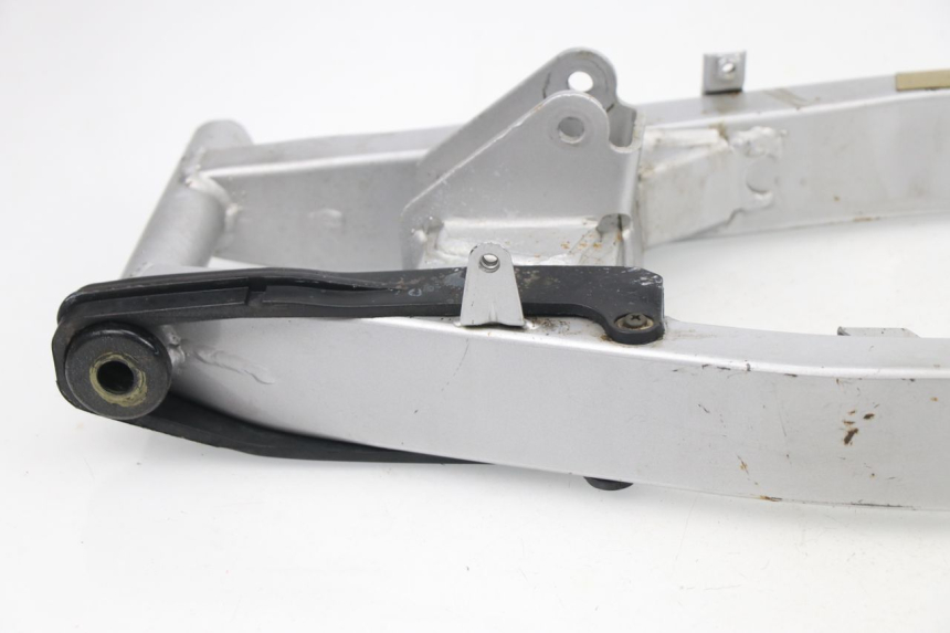 photo de wahacz tylnego zawieszenia HONDA XLV VARADERO 125 (2000 - 2006) - Zbliżenie techniczne