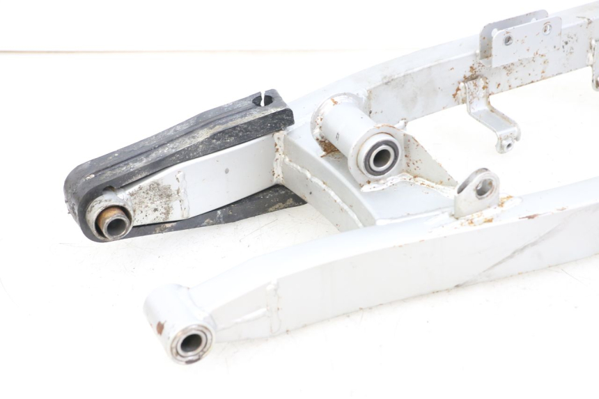 photo de wahacz tylni HYOSUNG XRX 125 (2000 - 2008) - Widok z bliska