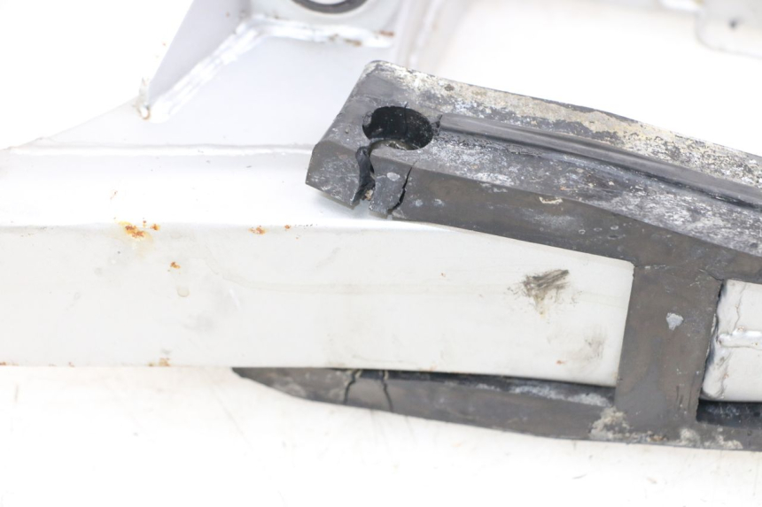 photo de wahacz tylni HYOSUNG XRX 125 (2000 - 2008) - Inny kąt widzenia