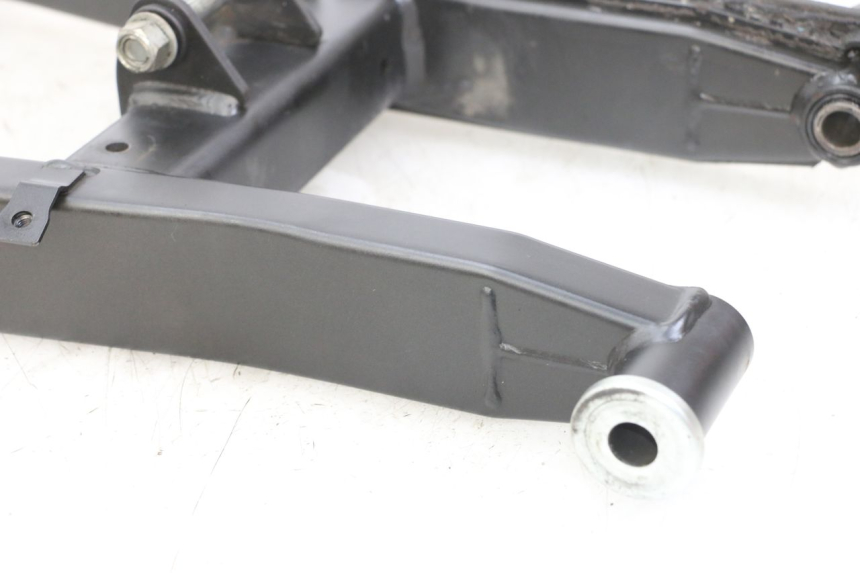 photo de Wahacz tylnego zawieszenia YAMAHA XJ6 ABS 600 (2008 - 2016) - Punkty mocowania